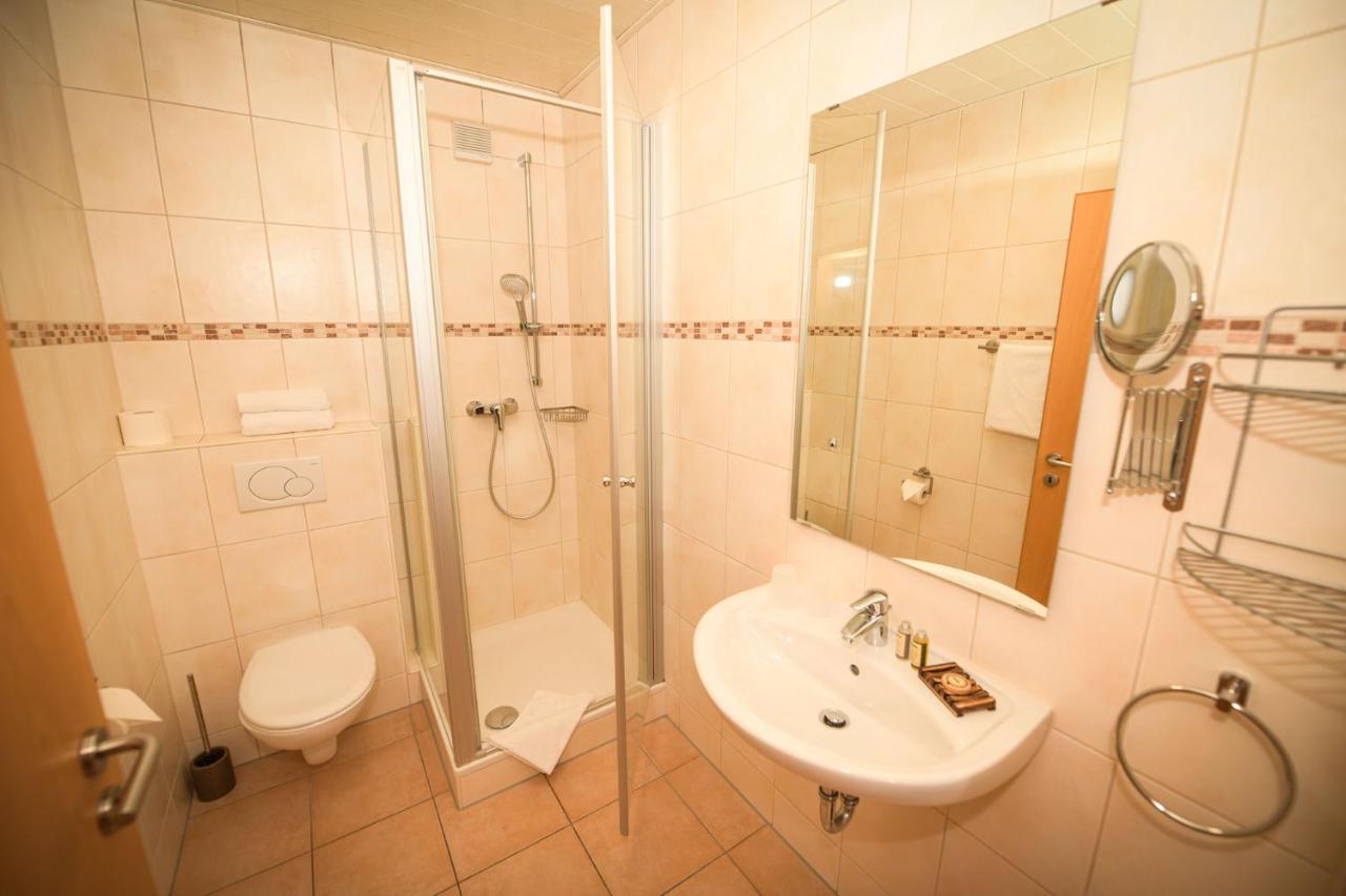 Landgasthaus & Hotel Zur Krone Dahn Ngoại thất bức ảnh