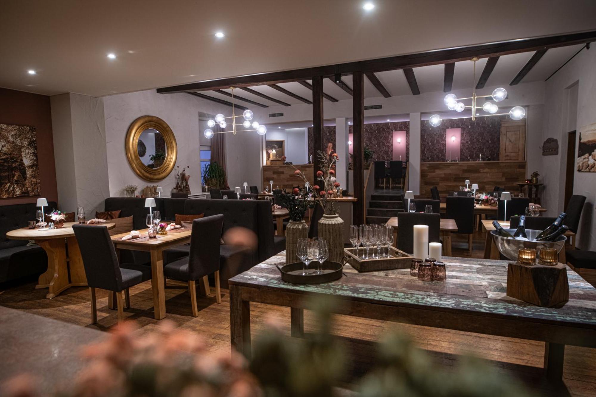 Landgasthaus & Hotel Zur Krone Dahn Ngoại thất bức ảnh